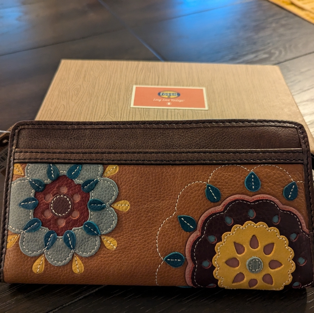 Fossil wallet